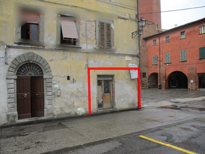 Magazzino in Vendita a Bientina, 30'000€, 35 m²