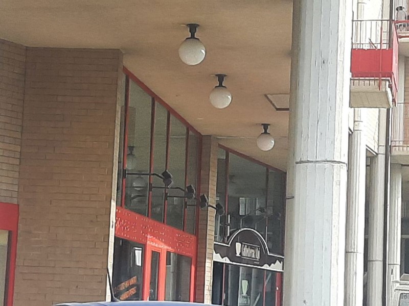 Attività commerciale in Vendita a Nichelino, 85'000€, 80 m²