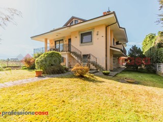 Appartamento in Vendita a Cavour, 170'000€, 185 m²