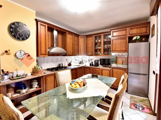 Casa Indipendente in Vendita a Paderno Dugnano, 409'000€, 171 m²