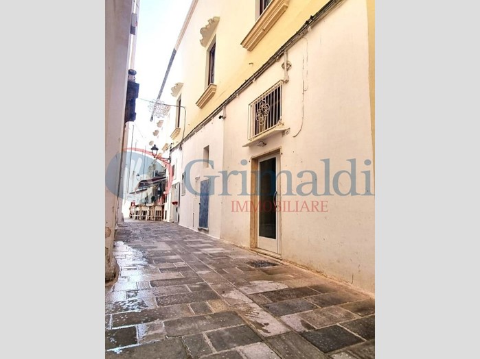 Negozio in Affitto a Gallipoli, 1'300€, 40 m²