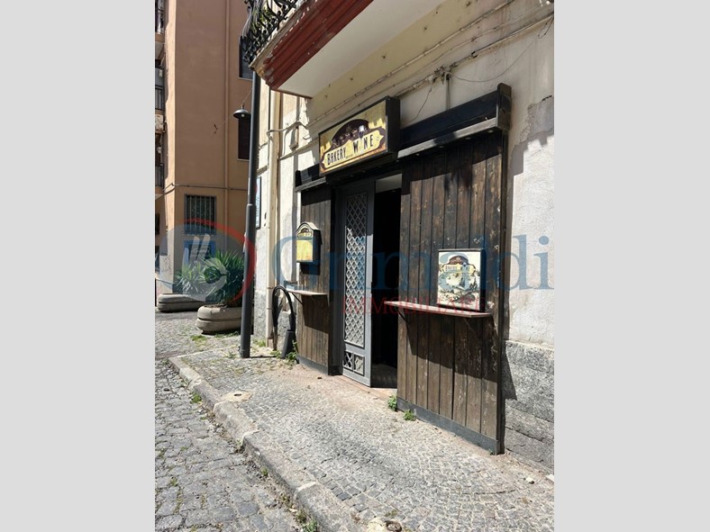 Negozio in Vendita a Pozzuoli, 42'000€, 20 m²