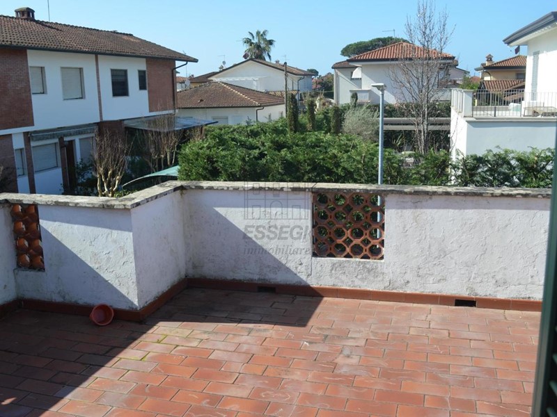 Villa in Vendita a Forte dei Marmi, 1'250'000€, 200 m²