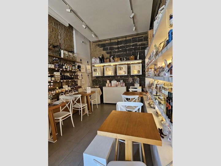 Capannone in Affitto a Salerno, 590€, 46 m²