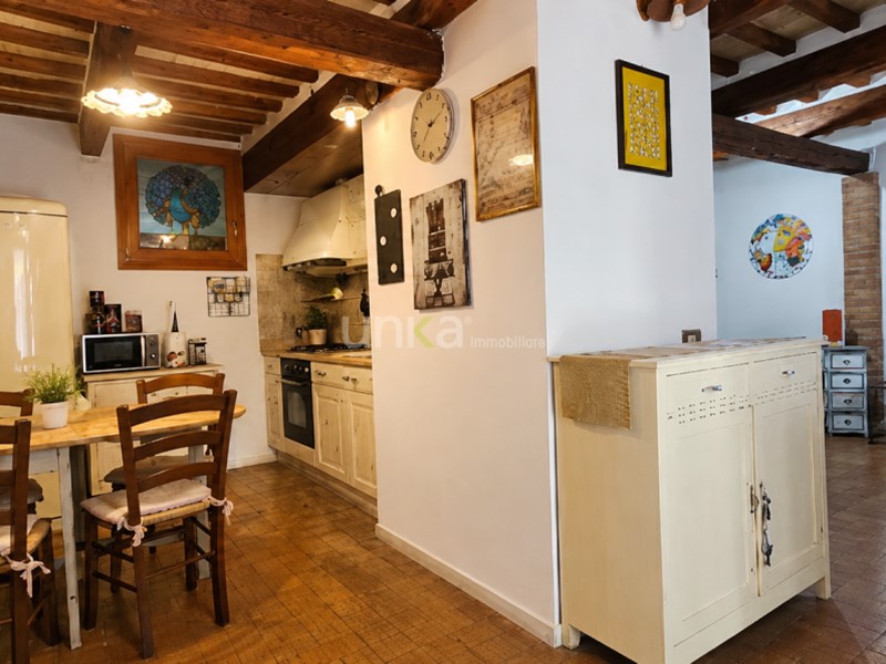 Bilocale in Vendita a Jesi, 89'000&euro;, 40 m², arredato