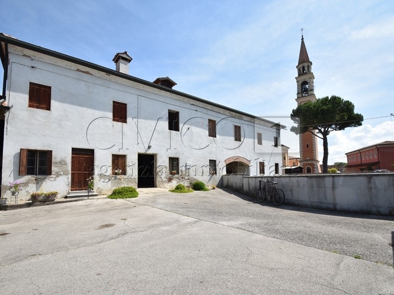 Casa Indipendente in Vendita a Camisano Vicentino, zona Rampazzo, 495'000€, 1200 m²