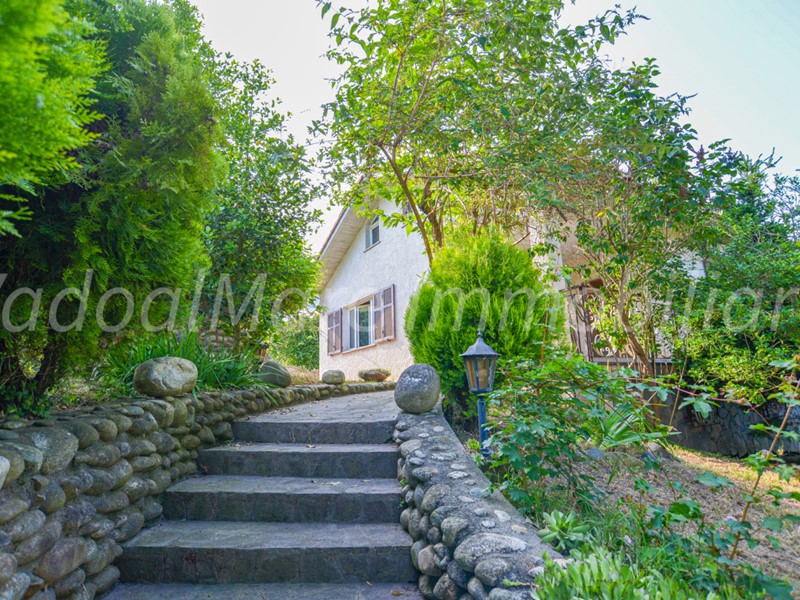 Casa Indipendente in Vendita a Cosseria, 160'000€, 185 m², con Box