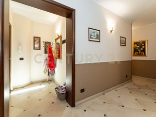 Appartamento in Vendita a Catania, 549'000&euro;, 300 m²