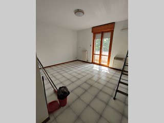 Trilocale in Vendita a Borgonovo Val Tidone, 88'000€, 100 m², con Box