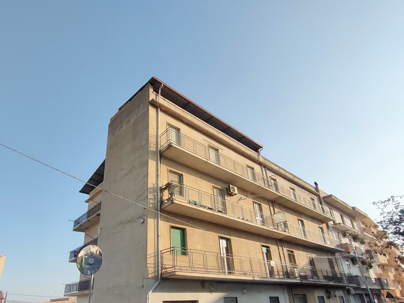 Quadrilocale in Vendita a Reggio Calabria, 75'000€, 120 m²