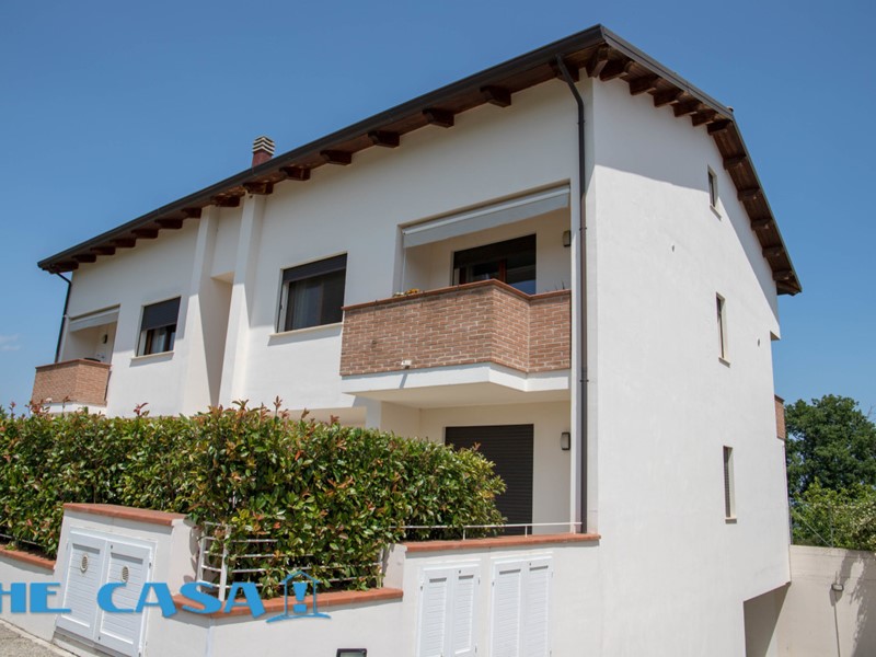 Quadrilocale in Vendita a Saludecio, zona Monte Del Prete Basso, 178'000€, 107 m², con Box