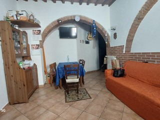Trilocale in Vendita a Livorno, 120'000€, 75 m², arredato