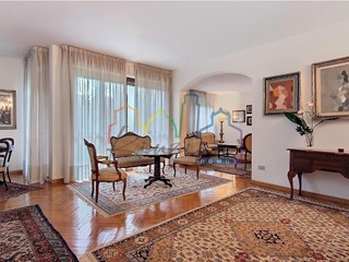 Appartamento in Vendita a Pisa, 630'000€, 210 m²