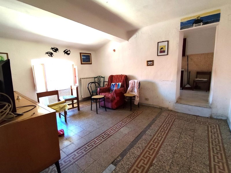 Quadrilocale in Vendita a Massa, 70'000&euro;, 80 m²