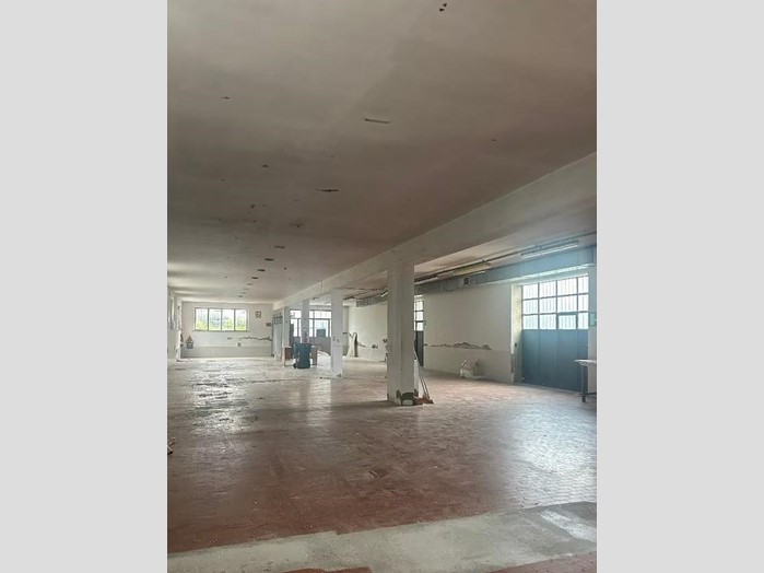 Capannone in Affitto a Santa Maria a Monte, zona Ponticelli, 1'000€, 500 m²