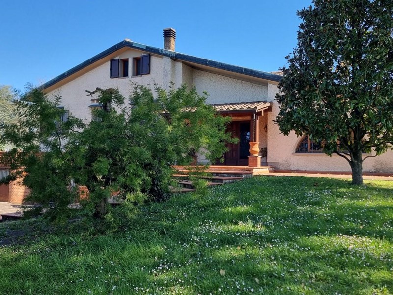 Villa in Vendita a Santa Maria a Monte, zona Pregiuntino, 550'000€, 477 m², arredato