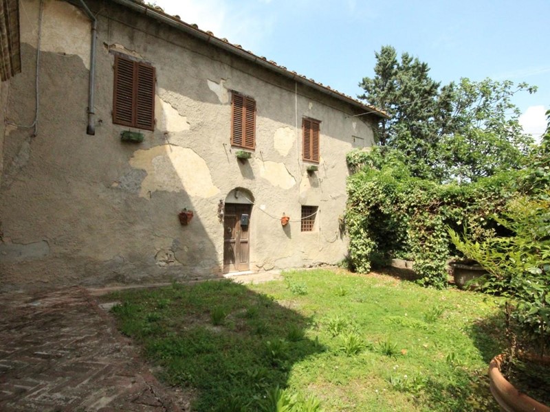 Casa Semi Indipendente in Vendita a Montalcino, 280'000€, 248 m²
