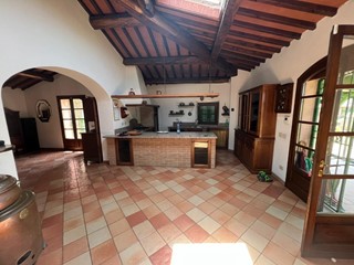 Casale in Vendita a Castagneto Carducci, 580'000€, 160 m², arredato