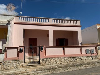 Trilocale in Vendita a Gagliano del Capo, 89'000€, 130 m²