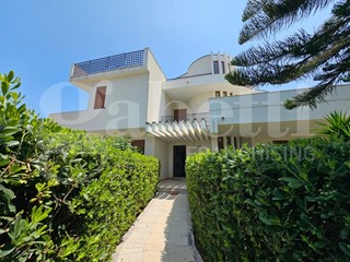 Villa in Vendita a Torregrotta, 690'000€, 600 m²