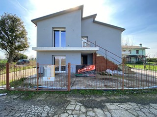 Casa Indipendente in Vendita a Noventa Vicentina, 205'000€, 210 m²