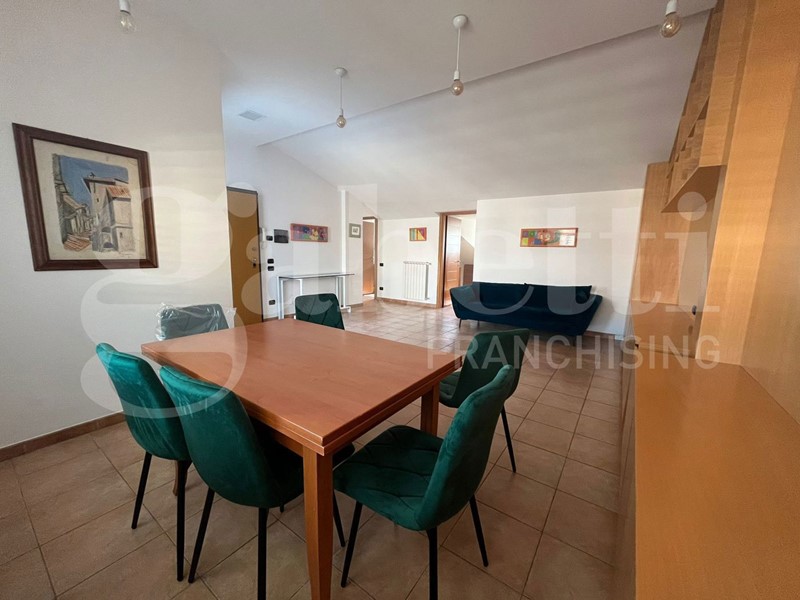 Attico in Vendita a Bellona, 100'000€, 63 m², arredato
