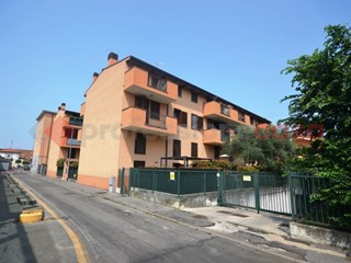 Trilocale in Vendita a Pioltello, 150'000€, 70 m²