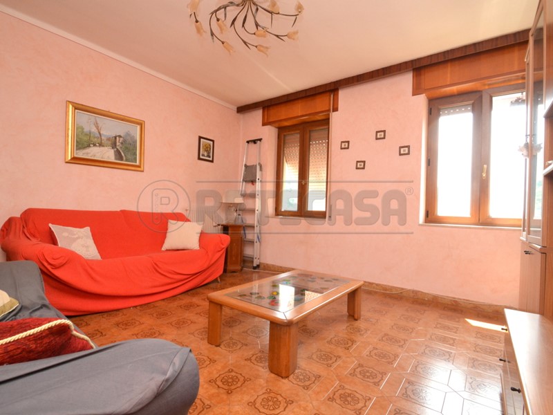 Quadrilocale in Vendita a Valdagno, 64'000€, 77 m², con Box