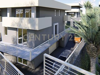 Casa Indipendente in Vendita a Aci Sant'Antonio, 262'000€, 130 m²