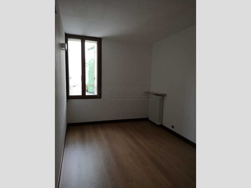 Ufficio in Affitto a Bassano del Grappa, 400€, 35 m²