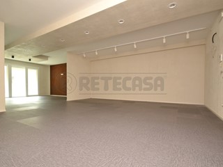 Ufficio in Affitto a Valdagno, zona FAVORITA, 650€, 78 m²