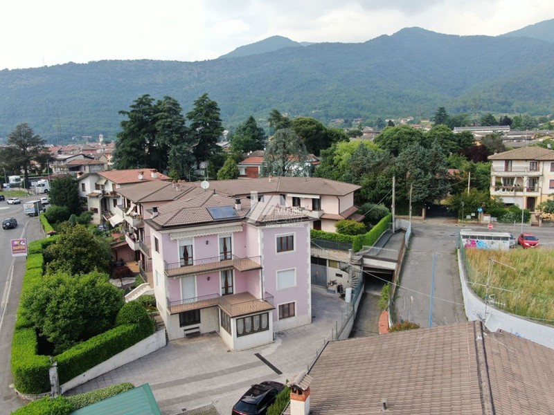 Quadrilocale in Vendita a Concesio, 295'000€, 200 m², con Box