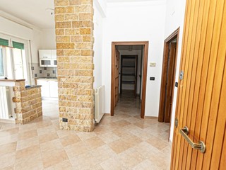 Appartamento in Vendita a Serra Riccò, 98'000€, 87 m²