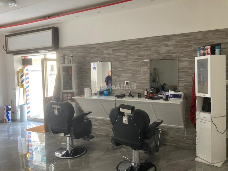 Capannone in Affitto a Cesano Maderno, 600€, 50 m²