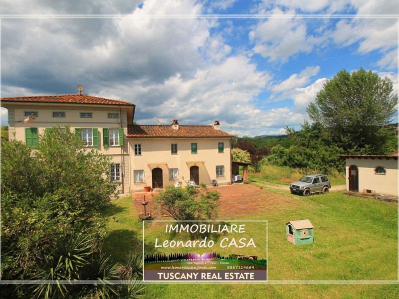 Casale in Vendita a Porcari, 1'600'000€, 1200 m², arredato