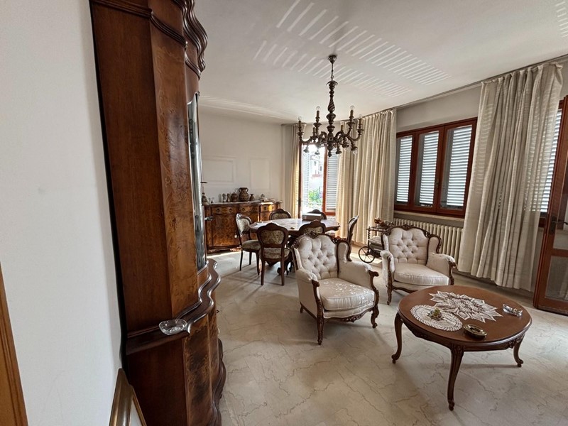 Appartamento in Vendita a San Miniato, zona San Donato, 240'000€, 200 m², con Box