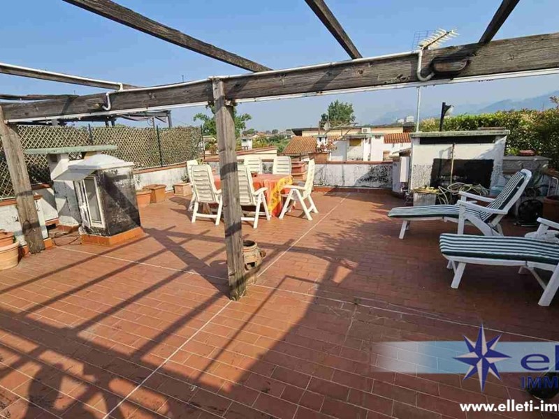 Quadrilocale in Vendita a Massa, zona Marina di Massa, 225'000&euro;, 60 m², arredato