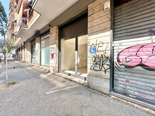 Negozio in Affitto a Roma, 800&euro;, 45 m²
