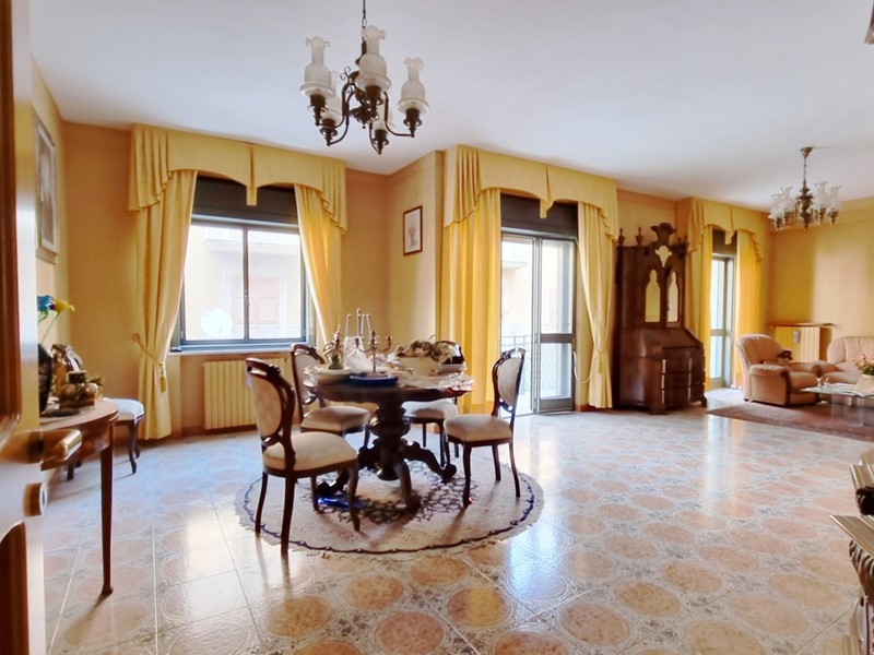 Quadrilocale in Vendita a Maddaloni, 147'000€, 160 m²