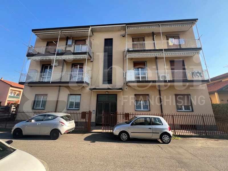 Bilocale in Vendita a Cesano Maderno, 98'000€, 55 m², arredato
