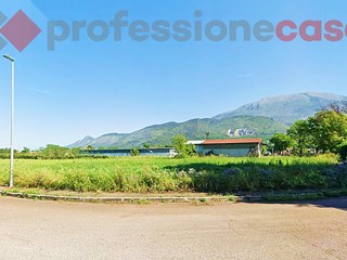 Capannone in Vendita a Piedimonte San Germano, 100'000€, 129 m²