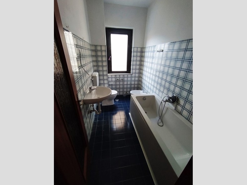 Casa Indipendente in Vendita a Caluso, 83'000€, 125 m²