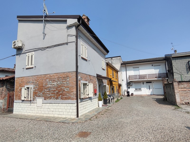 Casa Indipendente in Vendita a Gragnano Trebbiense, 95'000€, 74 m²