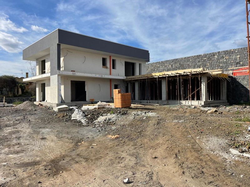 Villa in Vendita a Sant'Agata li Battiati, 750'000€, 226 m²