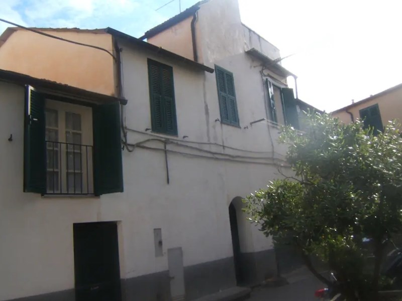 Casa Indipendente in Vendita a Pietrabruna, zona De amicis 2 , 155'000€, 95 m²