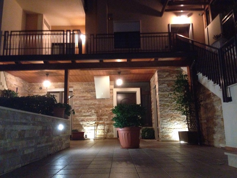 Villa bifamiliare in Vendita a Altamura, zona Residenziale San giuliano , 600'000€, 310 m², arredato