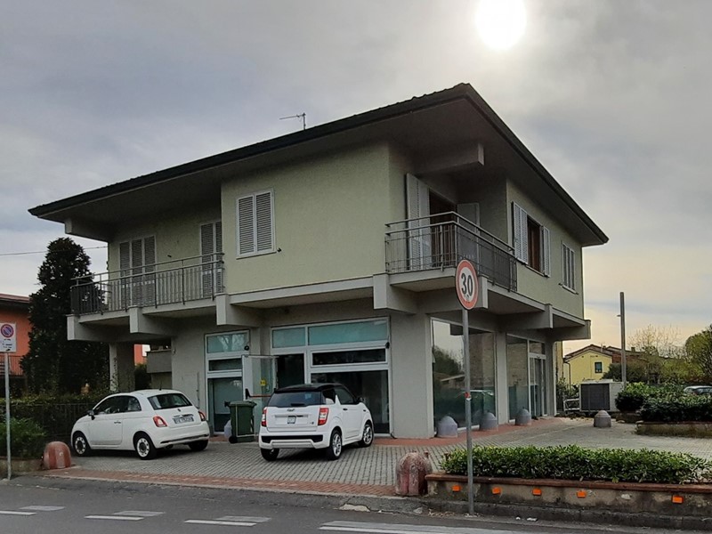 Casa Indipendente in Vendita a Lucca, zona San Marco, 550'000&euro;, 240 m²