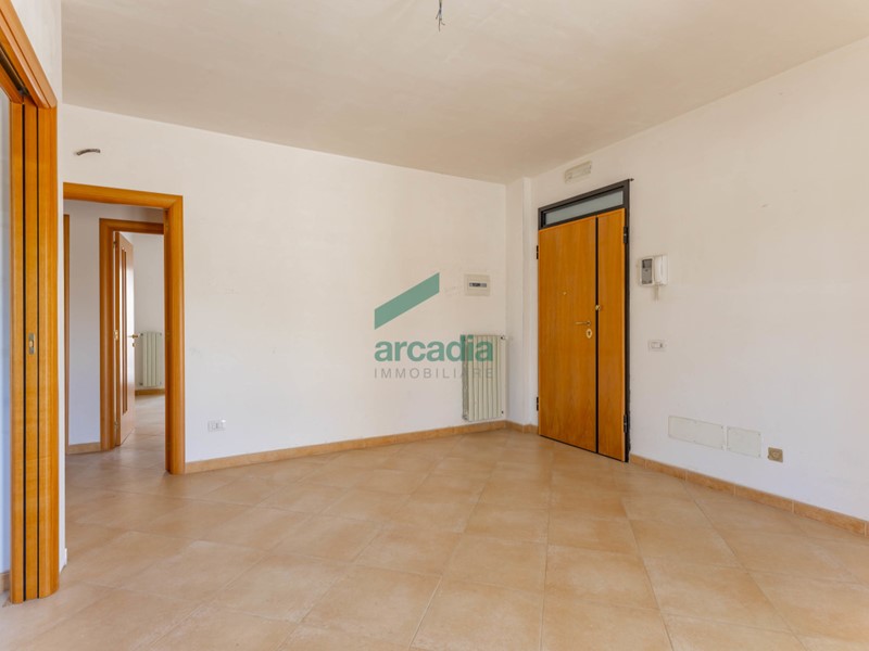 Trilocale in Vendita a Bitetto, 160'000€, 90 m², con Box