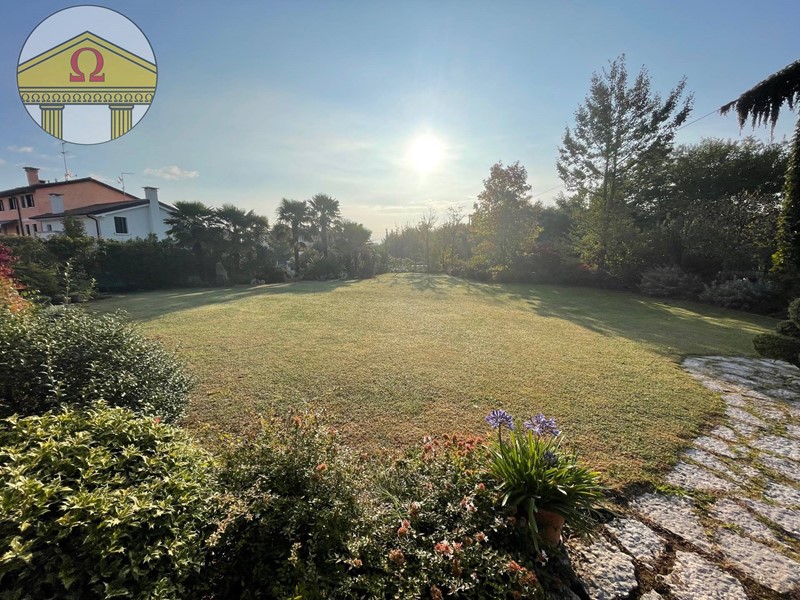 Villa in Vendita a Ponzano Veneto, 467'000€, 320 m²