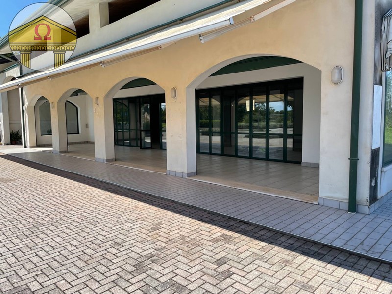 Negozio in Vendita a Jesolo, 280'000€, 165 m²
